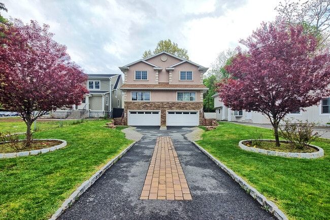 Shared Driveway - 288 County Rd