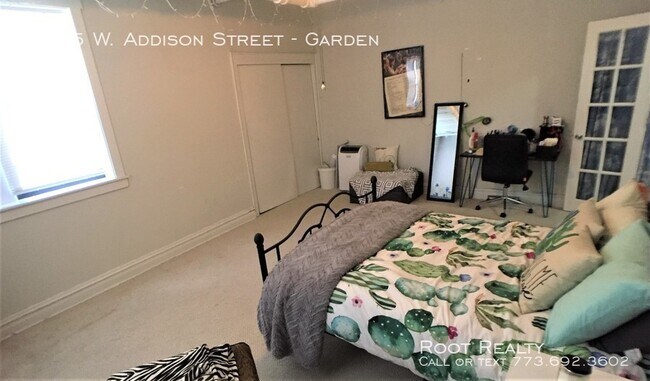 Foto del edificio - 3025 W Addison St