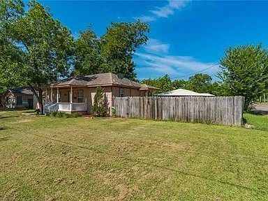 Foto del edificio - 301 W Austin Ave