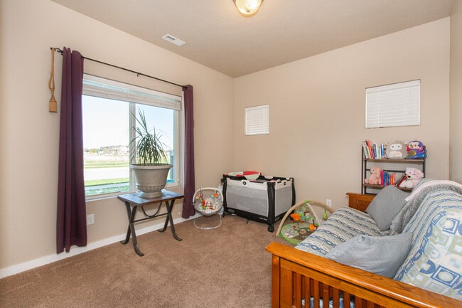 Building Photo - 136 Bull Frog Dr