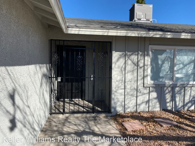 Building Photo - 3 br, 2 bath House - 4416 E. Wyoming Avenue