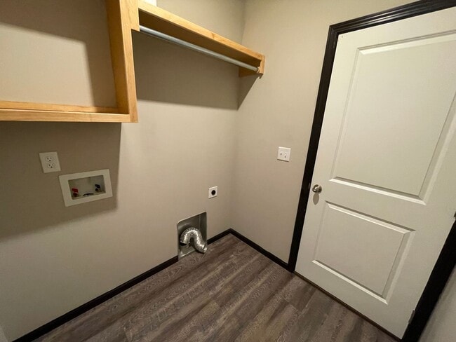 Foto del edificio - 12813/15 E Timber Lake Ct