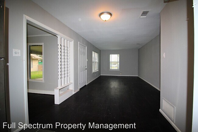 Building Photo - 3 br, 1 bath House - 2115 Westvale