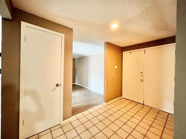 Building Photo - 1206 Shady Hollow