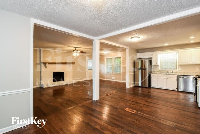 Foto del edificio - 4716 Cheri Lynn Rd NW