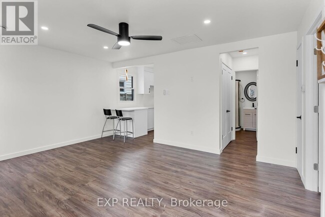 Building Photo - 23 Sandown St