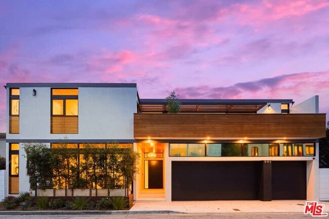 Building Photo - 541 Stassi Ln
