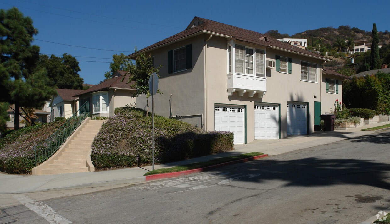 Building Photo - 2018 Verdugo Rd