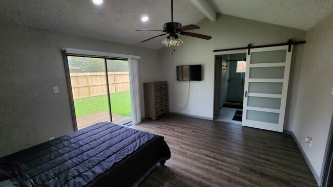 Foto del edificio - 9735 Stonemont Rd