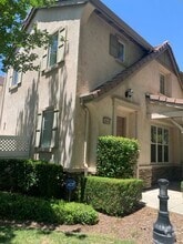 Building Photo - 28846 S Lake Dr