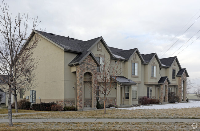 Building Photo - Logan Landing