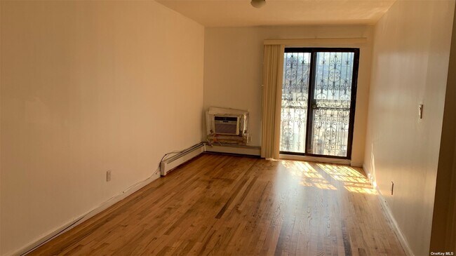 Foto del edificio - 64-07 Booth St