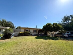 Building Photo - 2428 Vasquez Pl