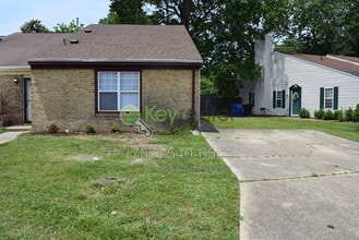 Building Photo - 579 Peregrine St