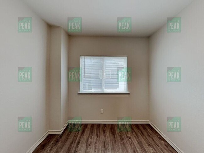 Foto del edificio - Move-In Special + WAIVED $300.00 ADMIN FEE!