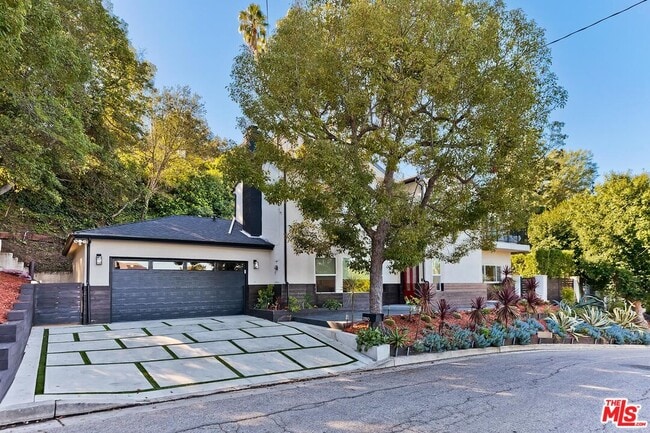 Foto del edificio - 3350 Coy Dr