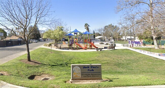 Foto del edificio - 2 br, 1 bath Duplex - 4101 44th Street 1