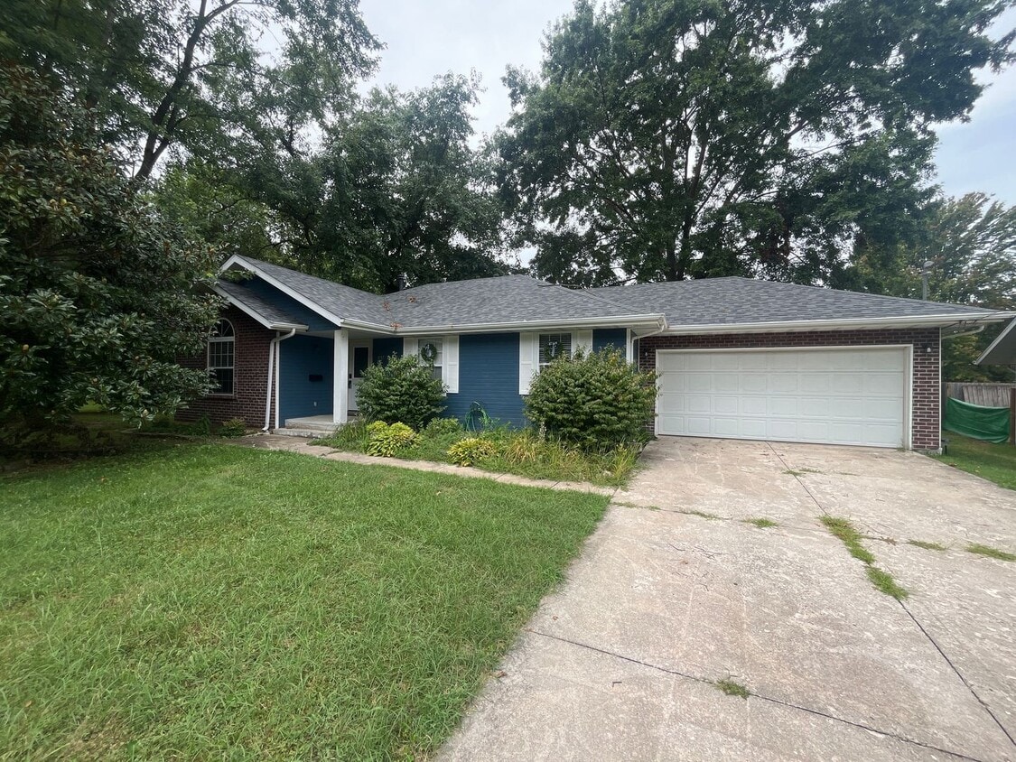 Primary Photo - Sit Back, Relax. Your New home Awaits.