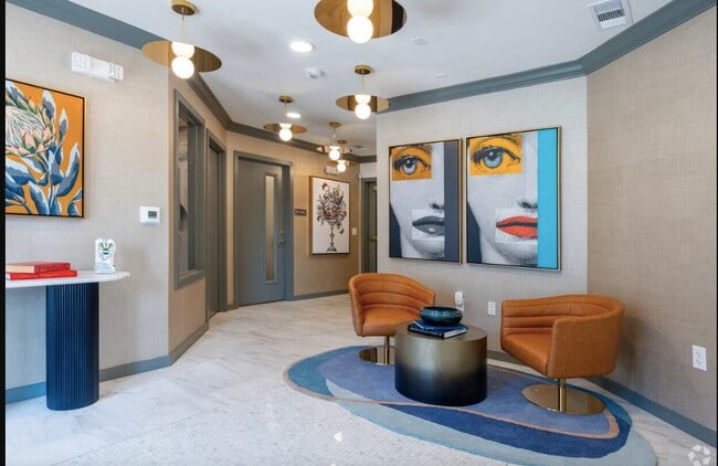 Foto del edificio - 1200 W Koenig Ln