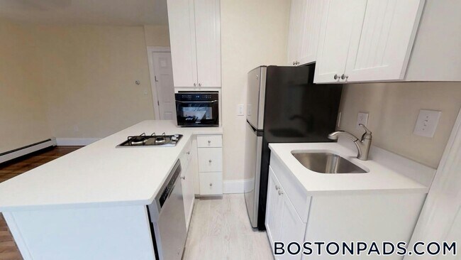 Building Photo - 65 Walden St
