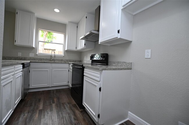 Foto del edificio - 12459 W Village Dr