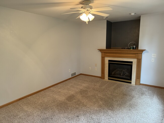 Building Photo - 506 Traveler Ln