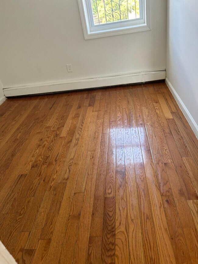 Foto del edificio - 44 Springdale Ave