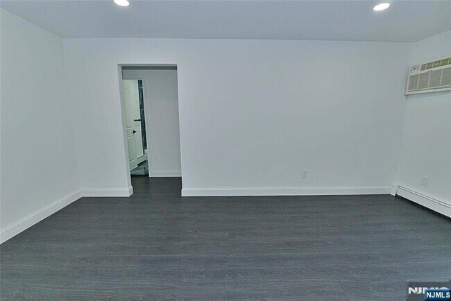 Foto del edificio - 401 Undercliff Ave