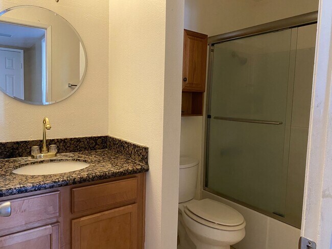 Foto del edificio - One Bedroom Apartment near UCR