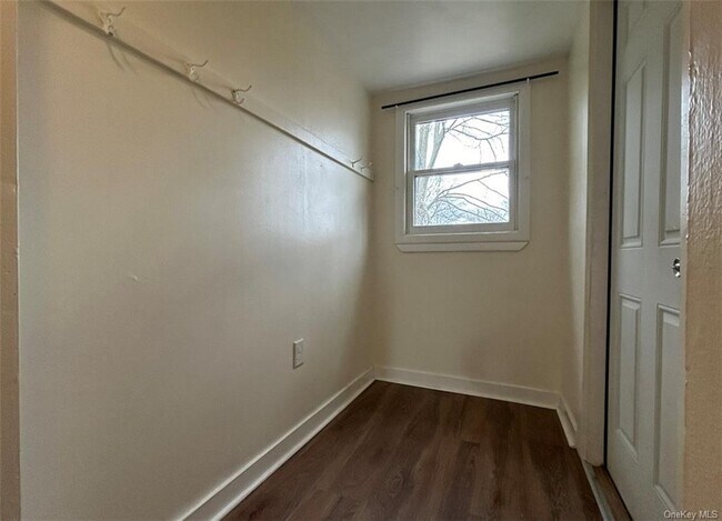Building Photo - 298 NY-17K