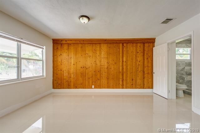 Building Photo - 91 NE 45th Ct   Oakland Park FL 33334