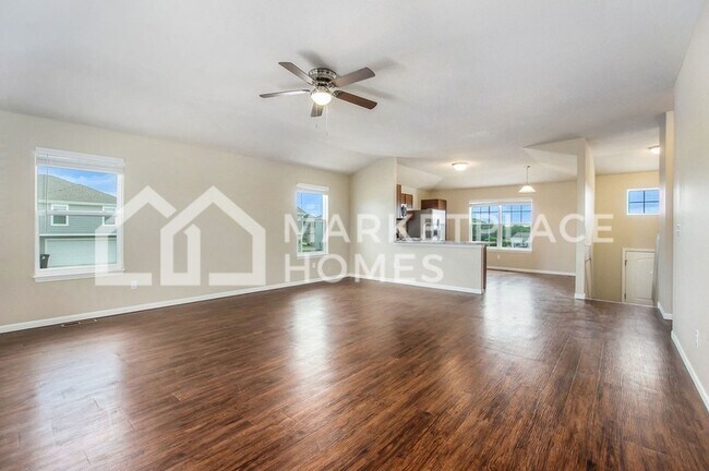 Building Photo - 702 Charles Cir