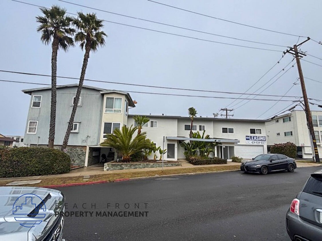 Building Photo - 205 Via Riviera