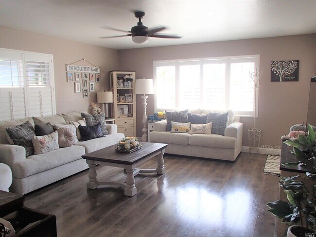 Foto del edificio - 224 Hemlock St
