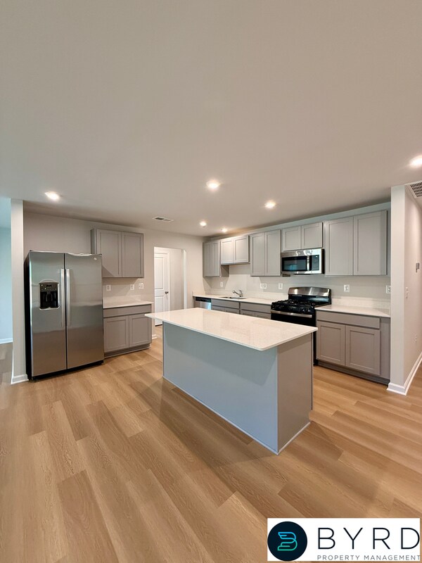 Foto del edificio - 421 Rivanna Hl Rd