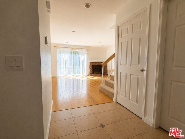 Building Photo - 12245 Shady Hollow Ln