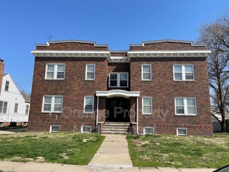 322 W 10th St Unit 2, Fremont, NE 68025 Condo for Rent in Fremont