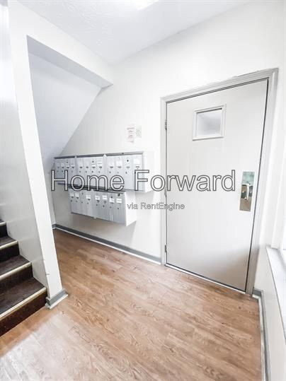 Foto del edificio - 562 Woodland Ave
