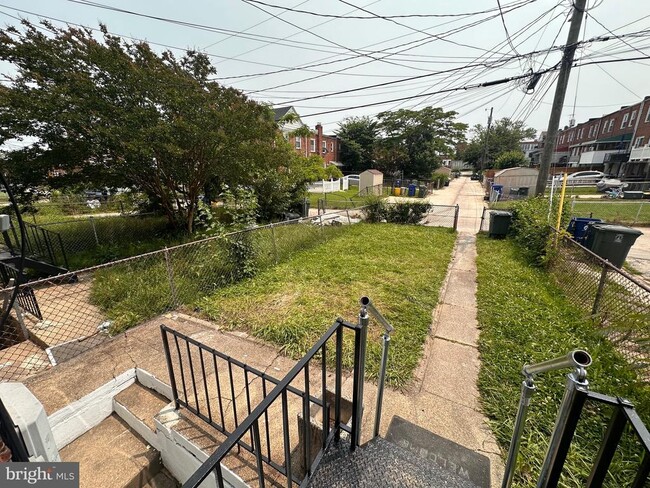 Building Photo - 3725-FLOOR-3725-FLOO2 Bonview Ave