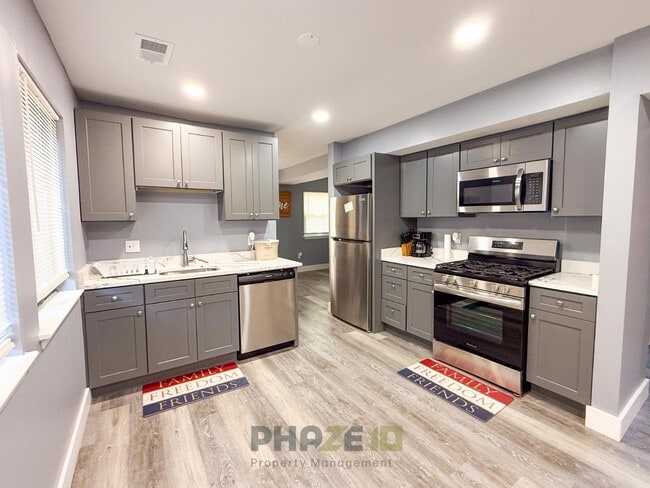 Foto del edificio - 9481 Cameldriver Ct