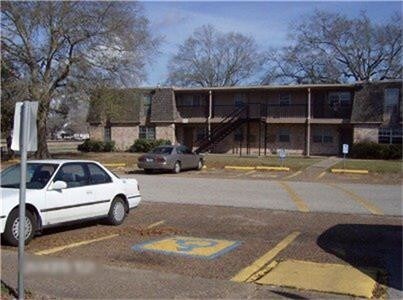 Foto del edificio - 104 E Waco St