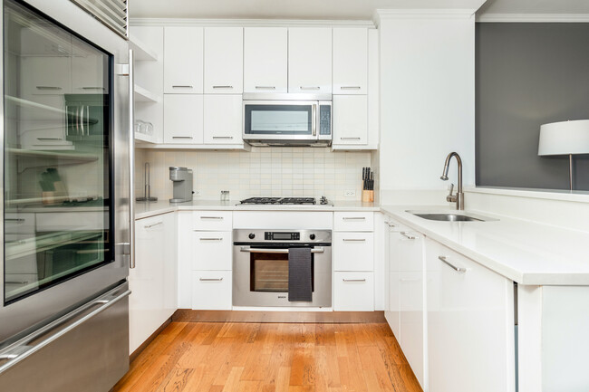 Building Photo - 7380 Arbor Trail