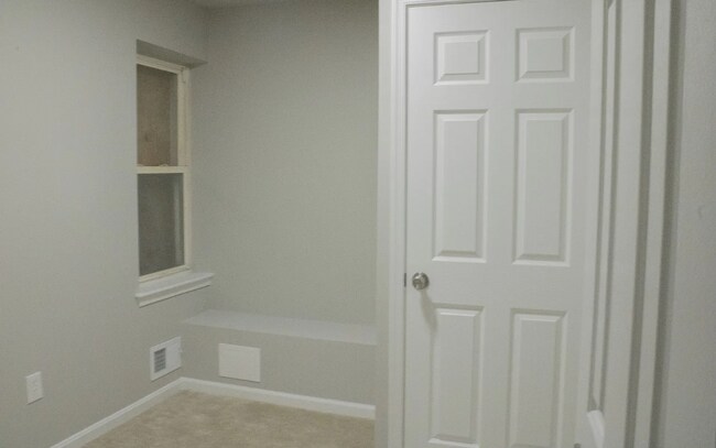 Foto del edificio - 50 N Patterson Park Ave