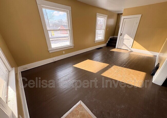 Foto del edificio - 3420 Plaza Dr