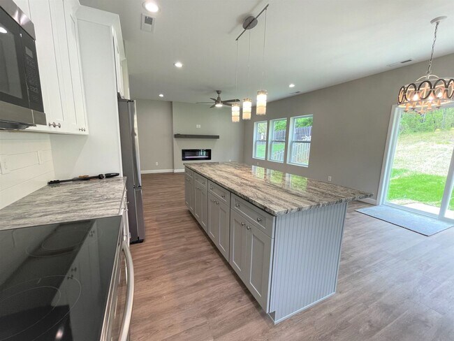 Foto del edificio - New Construction in an established neighbo...