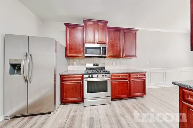 Building Photo - 30 Silver Willow Walk