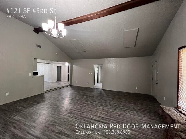 Foto del edificio - 4121 SE 43rd St