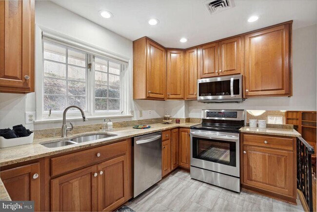 Foto del edificio - 3120 N Thomas St