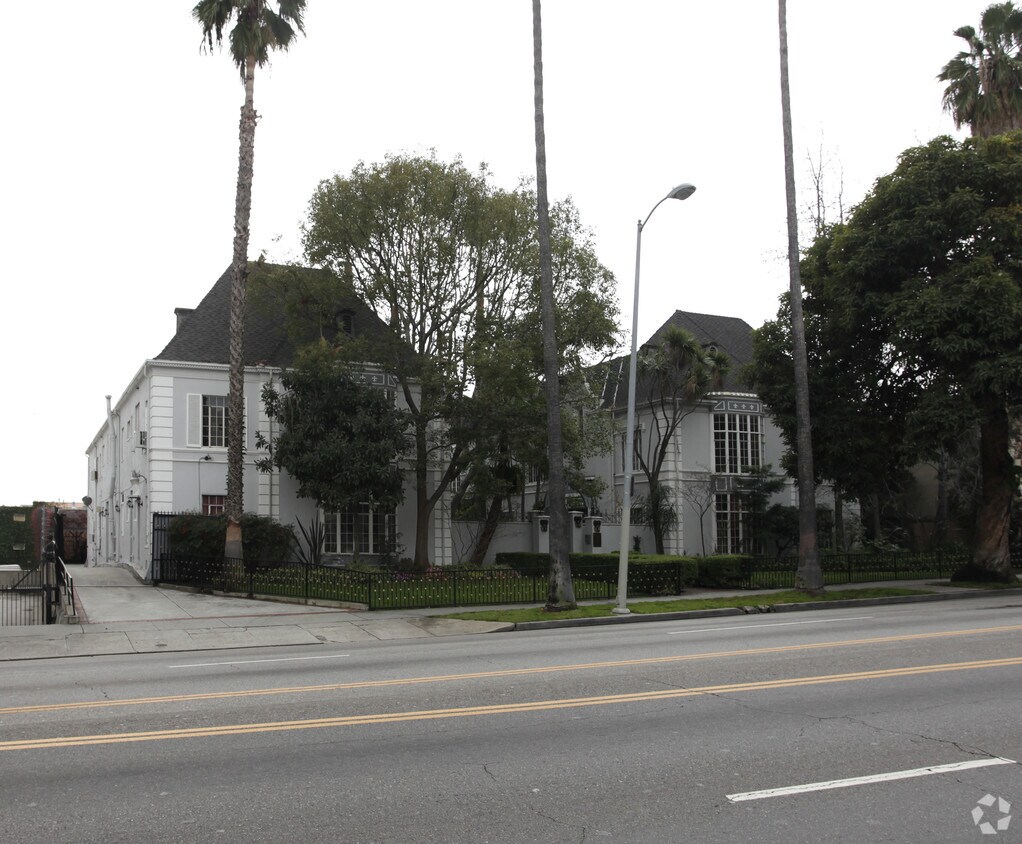 Claridge Garden Apartments Apartments in Los Angeles, CA