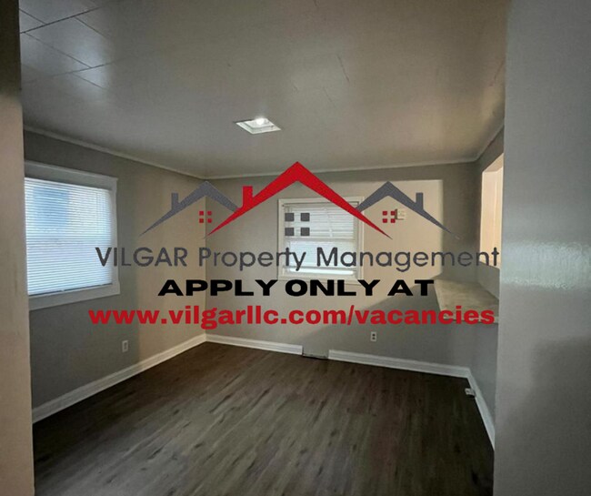 Building Photo - 3 spacious bedrooms, 1 bath home in Gary, IN